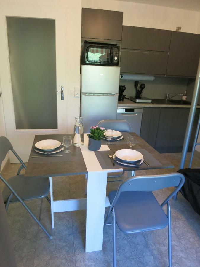 Joli Studio A Front De Mer Saint-Raphael  Ngoại thất bức ảnh
